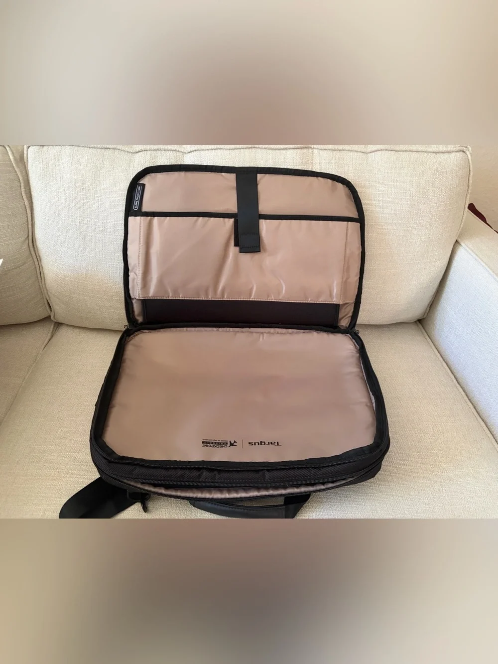 Targus Black TBT045US-92 16” Mobile Elite Checkpoint-Friendly laptop case